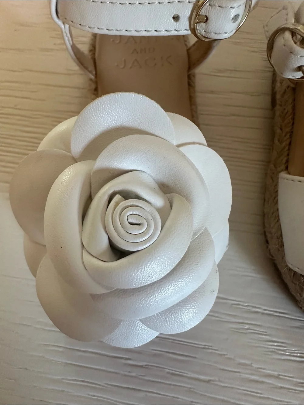 NWOT Janie and Jack White 3D Rose Flower Espadrille Sandals Size 4